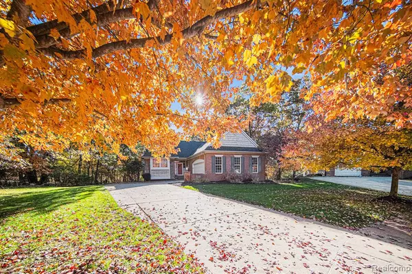 9993 Tioga Trail, Pinckney, MI 48169