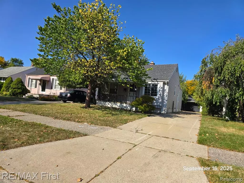 Harper Woods, MI 48225,19341 Woodside Street