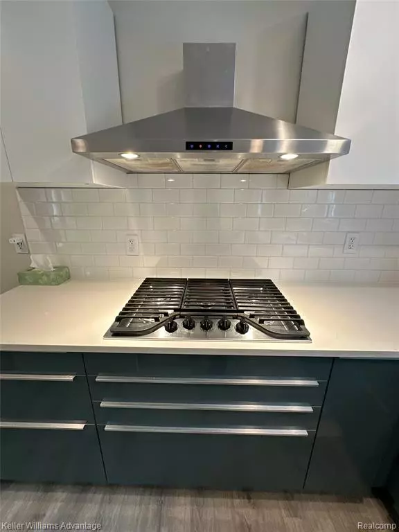 Keego Harbor, MI 48320,1684 Rustic Lane