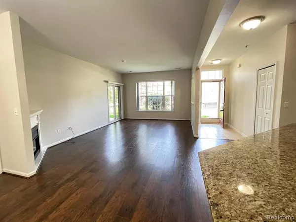 Rochester, MI 48307,1732 DEEPWOOD Circle