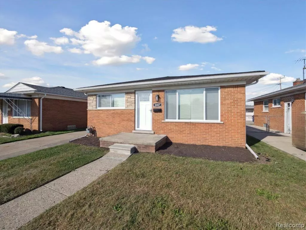 Redford, MI 48239,8887 Woodbine