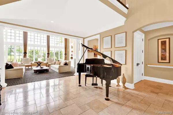 Bloomfield Hills, MI 48304,3715 Lahser Road