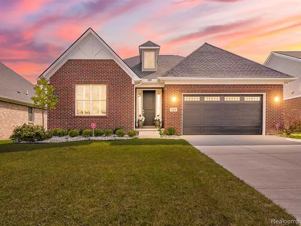 5809 Hartwick Drive, West Bloomfield, MI 48304