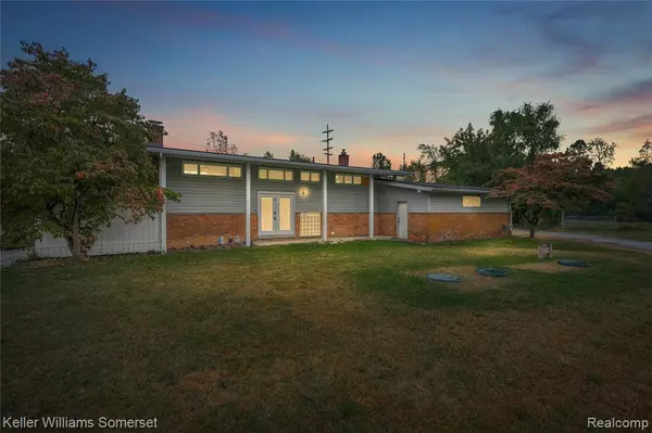 1700 Big Trail Road, Commerce Twp, MI 48390