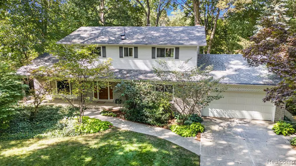 Clinton Twp, MI 48036,19750 Thousand Oaks Court