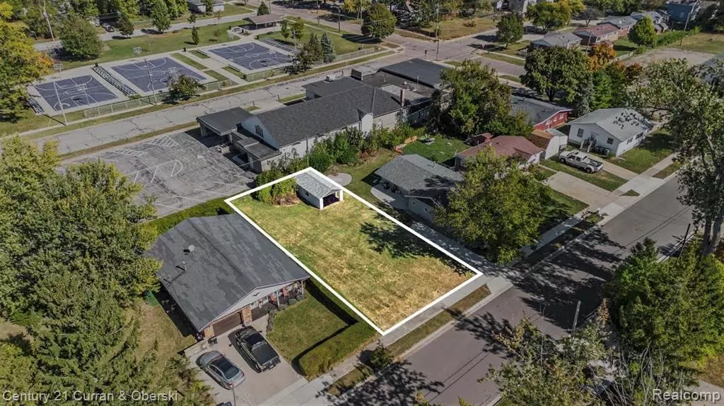 317 Cable Avenue, South Haven, MI 49090