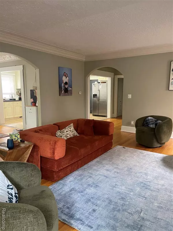 Grosse Pointe, MI 48230,371 Neff Road