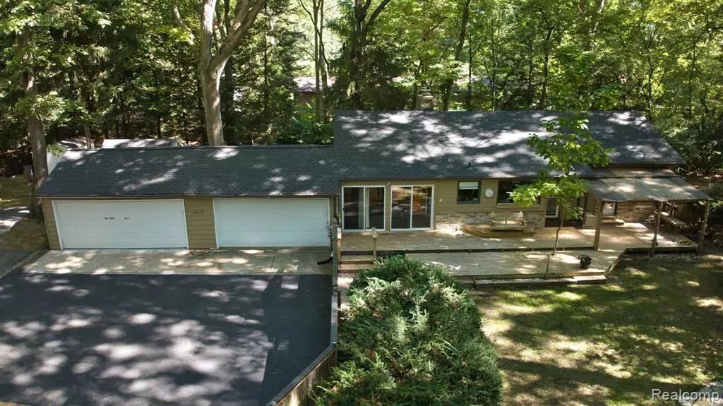 Southfield, MI 48033,22215 Carleton Avenue