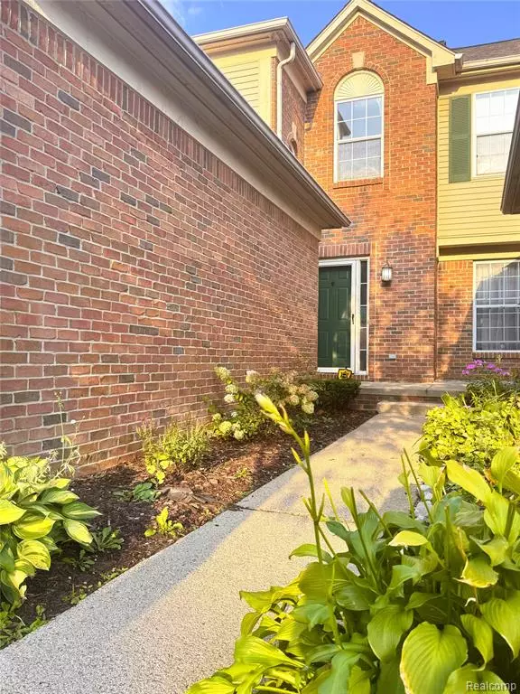 Dearborn Heights, MI 48127,122 Legacy Park Circle