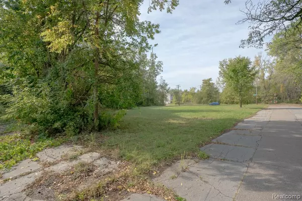 Detroit, MI 48208,2633 W Forest Avenue