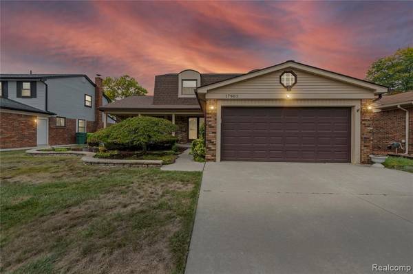 17903 Red Oaks Drive, Macomb, MI 48044