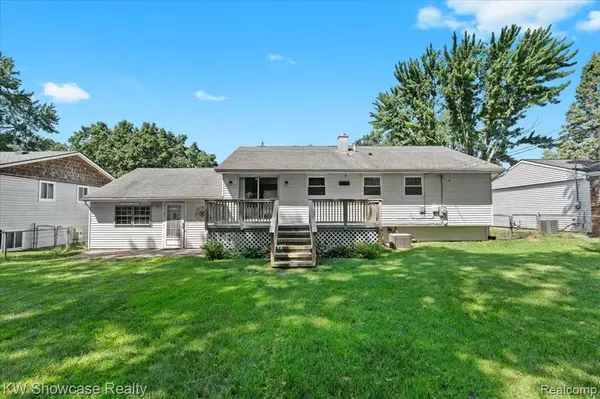 Wolverine Lake, MI 48390,2370 Roselawn Street