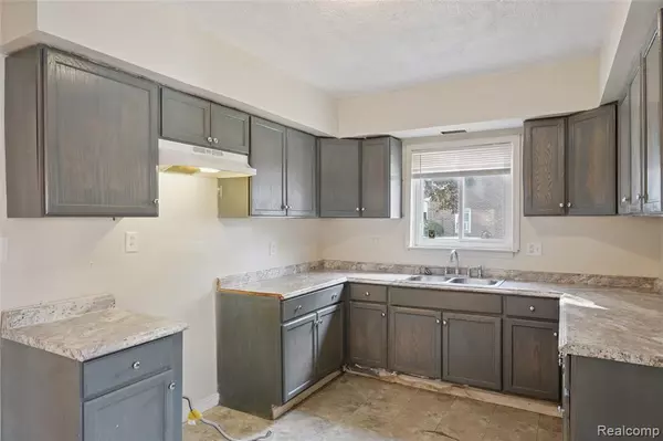 Detroit, MI 48234,8103 Sirron Street