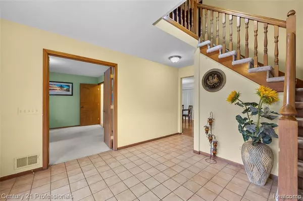 Troy, MI 48098,4310 Birch Run Drive