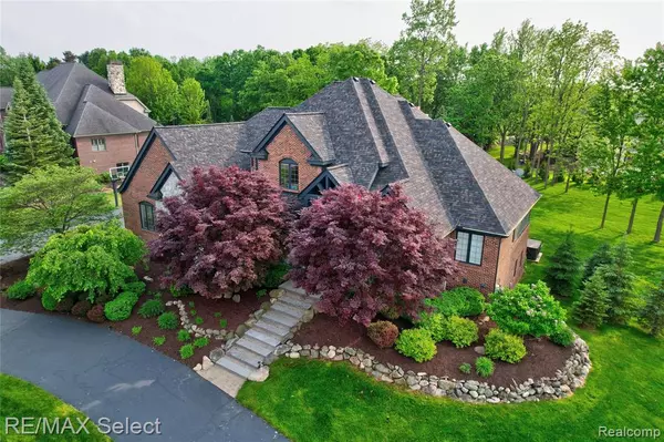 Grand Blanc, MI 48439,8320 MISTY