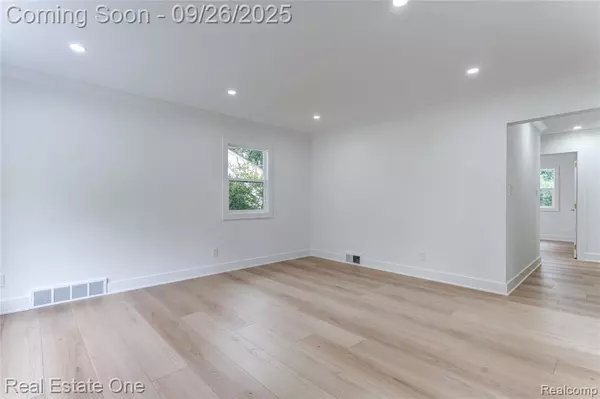 Royal Oak, MI 48073,4702 Thorncroft Avenue