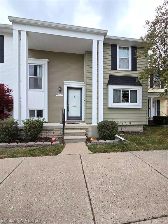 Clinton Twp, MI 48036,37439 Charter Oaks Boulevard