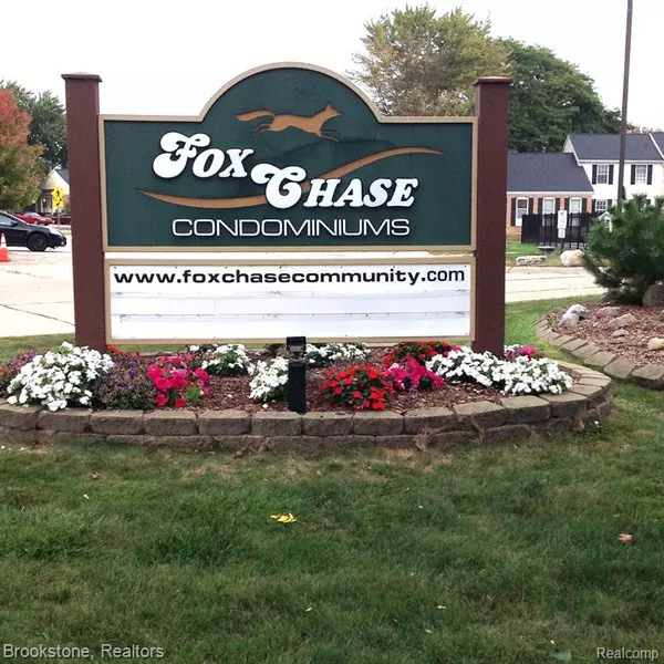 37439 Charter Oaks Boulevard, Clinton Twp, MI 48036