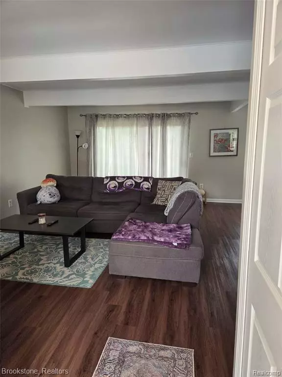 Clinton Twp, MI 48036,37439 Charter Oaks Boulevard