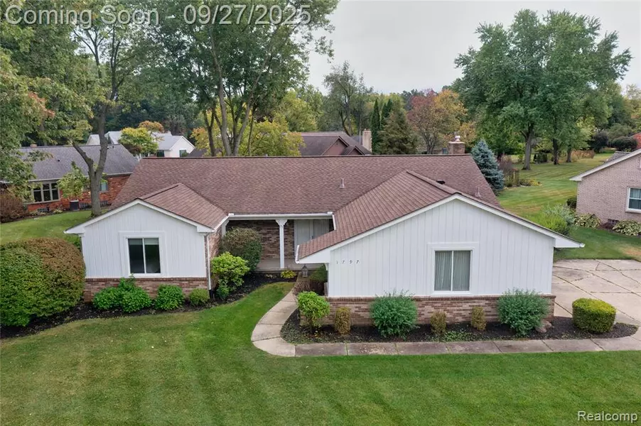 1797 Brookview Circle, Bloomfield, MI 48304
