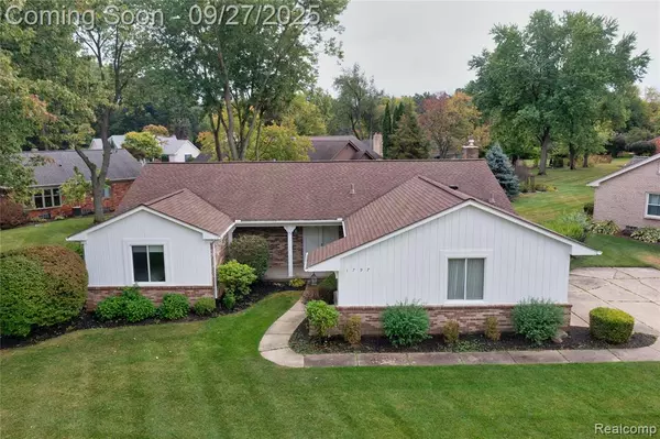 1797 Brookview Circle, Bloomfield, MI 48304