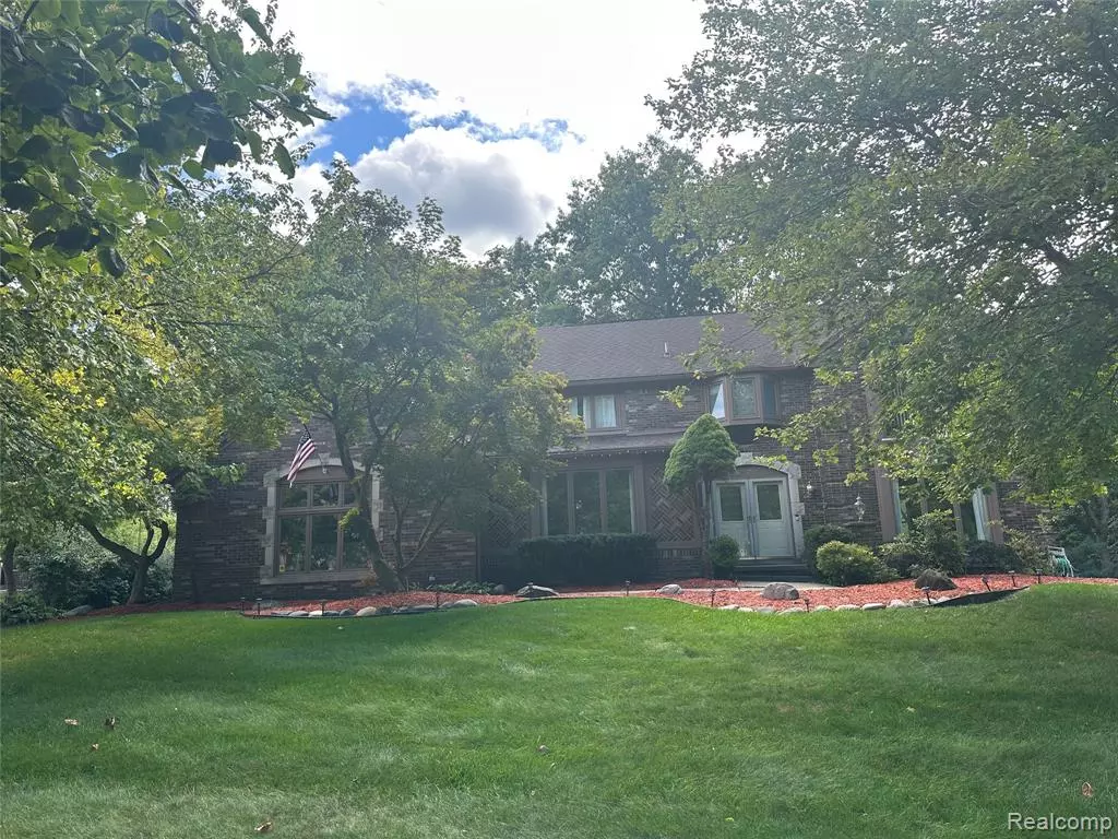 Troy, MI 48098,6473 Red Oak Drive