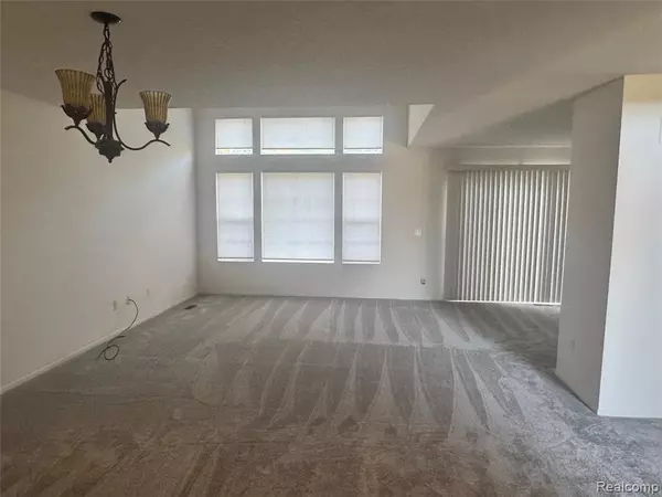 Auburn Hills, MI 48326,2516 Boulder Lane