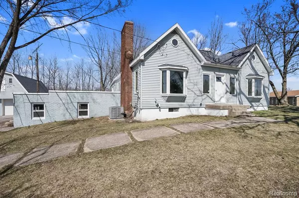 Burton, MI 48529,1449 E MAPLE Avenue