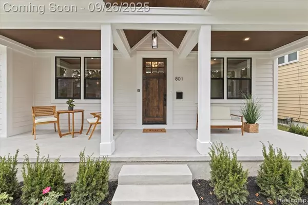 Royal Oak, MI 48067,801 Hawthorn Avenue