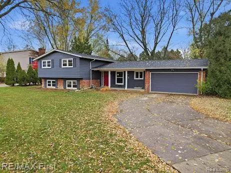 Beverly Hills, MI 48025,31112 Pickwick Lane