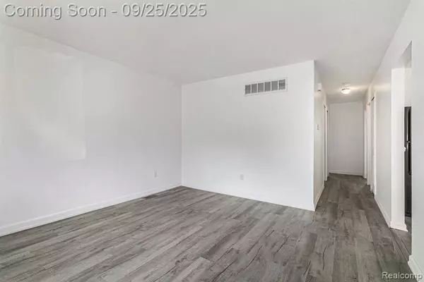 Hazel Park, MI 48030,751 E Maxlow Avenue