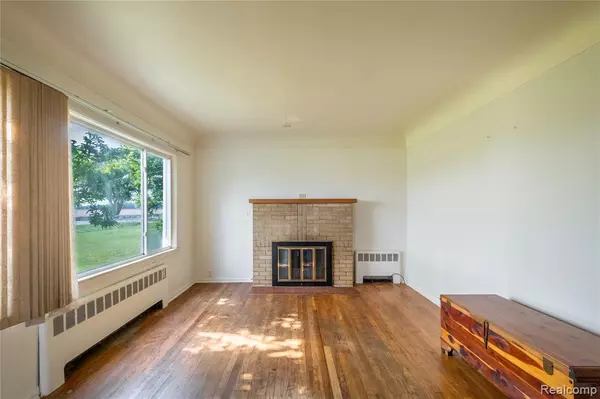 Saginaw, MI 48604,2028 Kochville Road