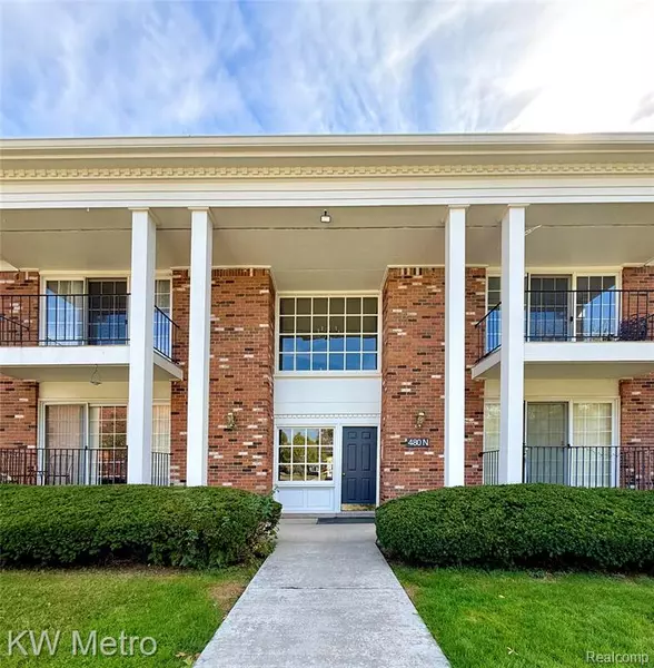 480 Fox Hills N Drive, Bloomfield Hills, MI 48304