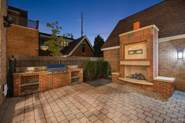 Birmingham, MI 48009,647 ANN Street