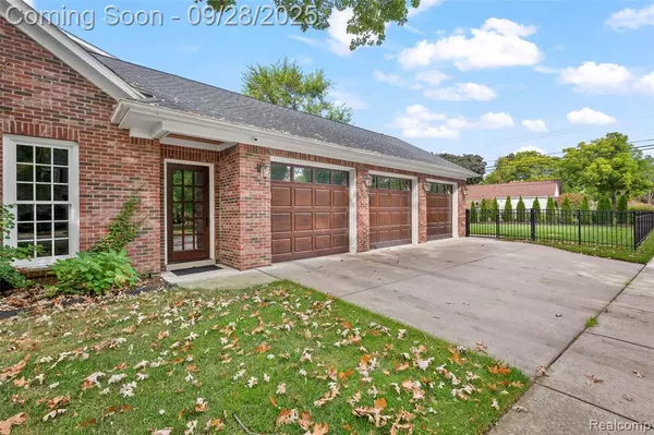 Royal Oak, MI 48073,4402 Arlington Drive
