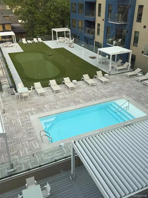 Wyandotte, MI 48192,166 Oak Street