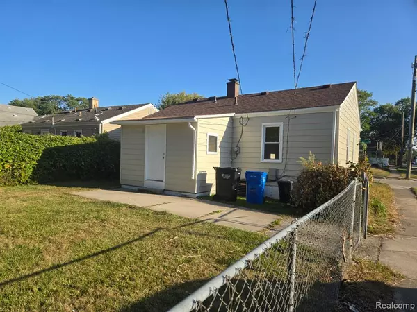 Madison Heights, MI 48071,108 W Kalama Avenue