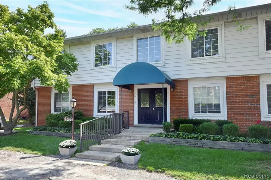 2463 Mulberry Square, Bloomfield Hills, MI 48302