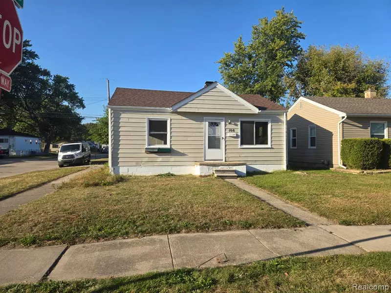 108 W KALAMA Avenue, Madison Heights, MI 48071
