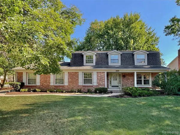 3874 Burkoff Drive, Troy, MI 48084