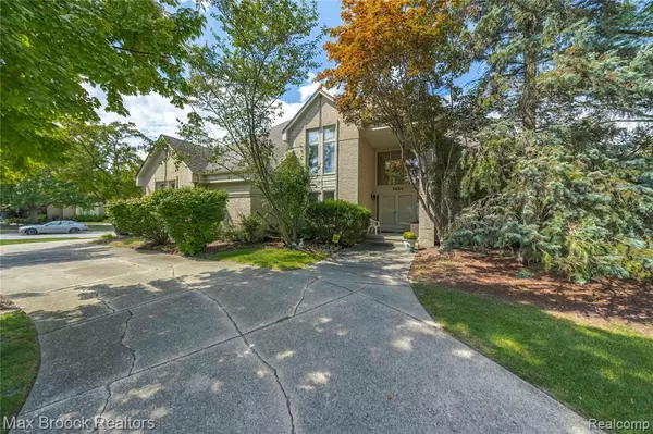 West Bloomfield, MI,6684 Stonebridge E