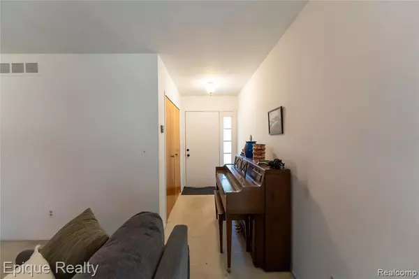 Saint Clair Shores, MI 48082,22626 Shoreview Court