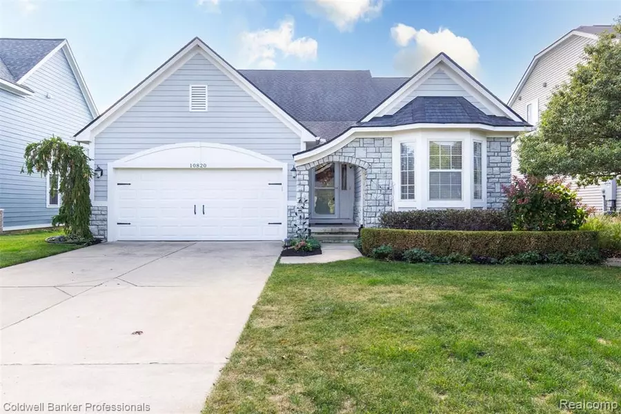 10820 Bouldercrest N Drive, South Lyon, MI 48178