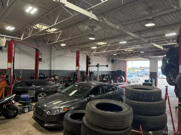 Warren, MI 48092,32604 Dequindre Road