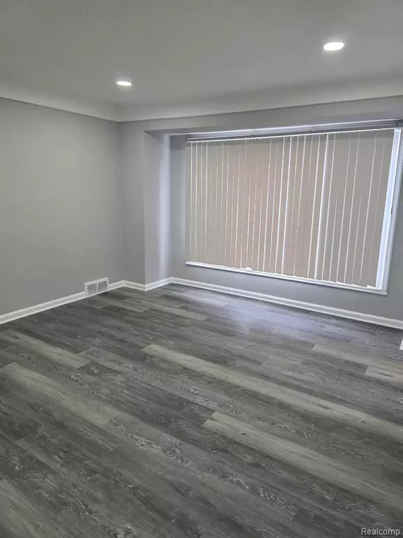 Detroit, MI 48219,18321 Ashton Avenue