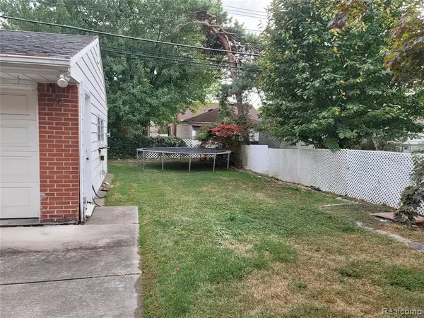 Lincoln Park, MI 48146,1773 Riverbank Street