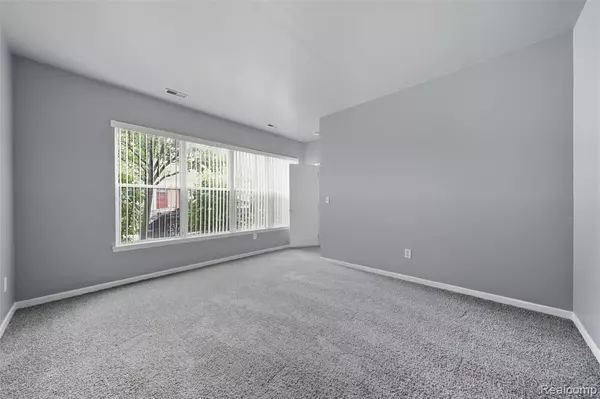 Detroit, MI 48202,54 W Bethune Street