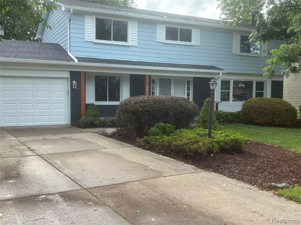 Farmington Hills, MI 48334,29621 Fernhill Drive