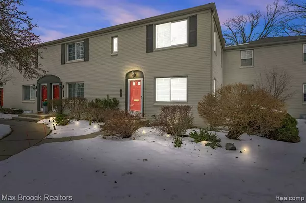 Birmingham, MI 48009,695 GRAEFIELD