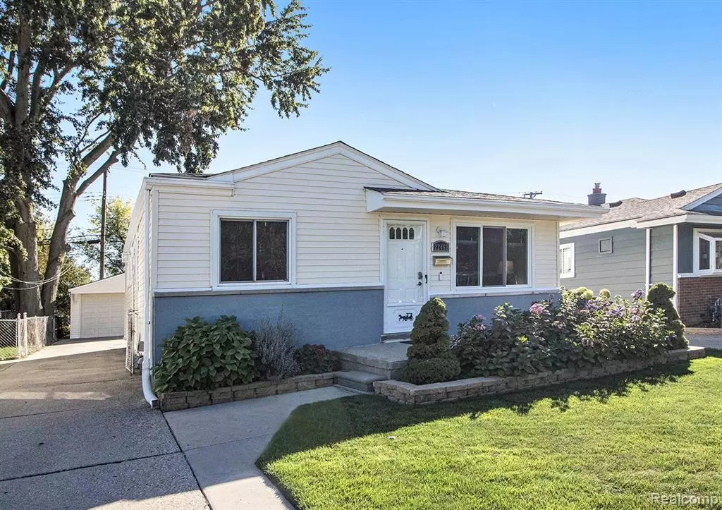 Saint Clair Shores, MI 48082,22452 Lake Drive